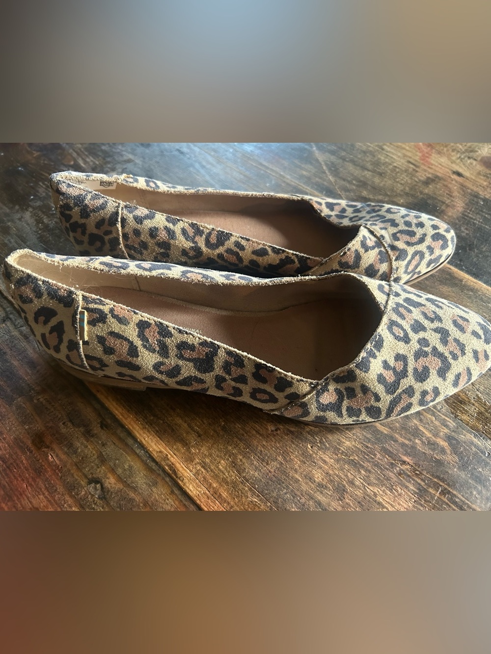 Tom's Women's Size 7.5 Julie Ballet Suede Flats Desert Tan Leopard Print